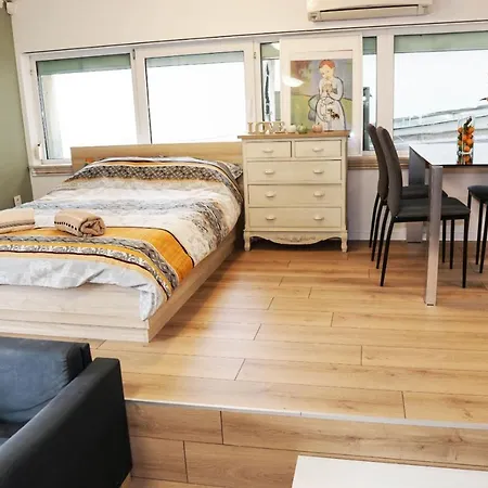 Stylish Apartment, Very Good Located! *